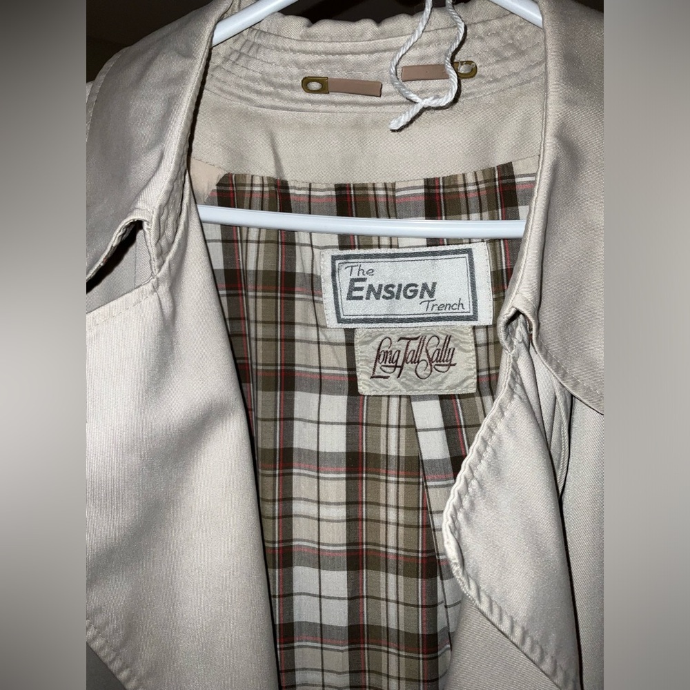 Chic Stylish Second Hand Coat (Large) - image 2